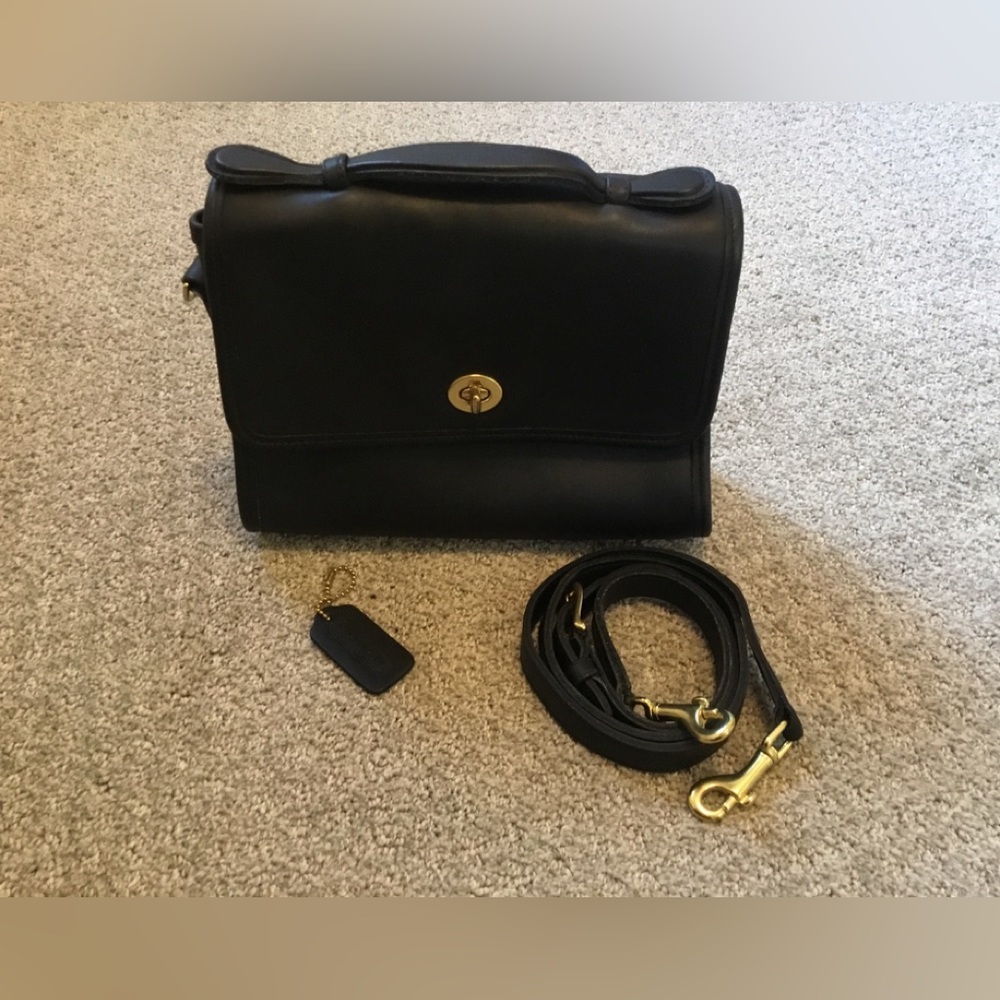 Vintage COACH “COURT” 9870 Black Leather Crossbody Shoulder Clutch - Like New